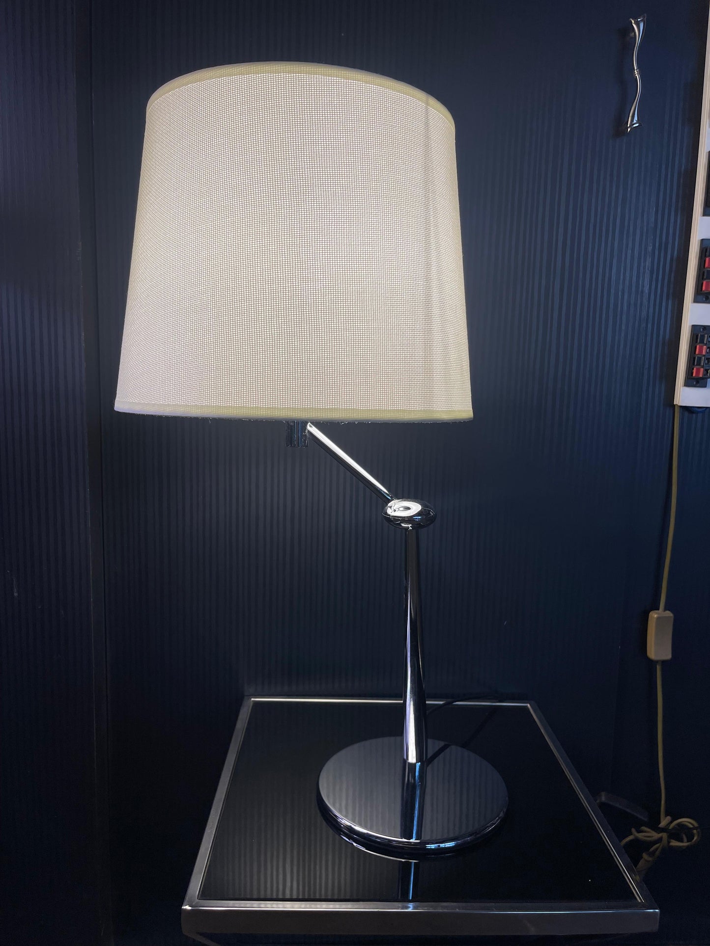 `Shine and Align sleek and modern table lamp