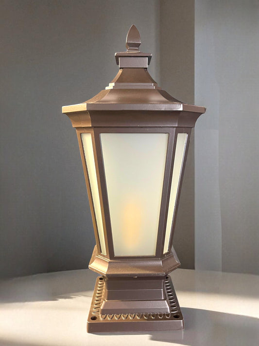 The Manor Beacon Classic Gate Light